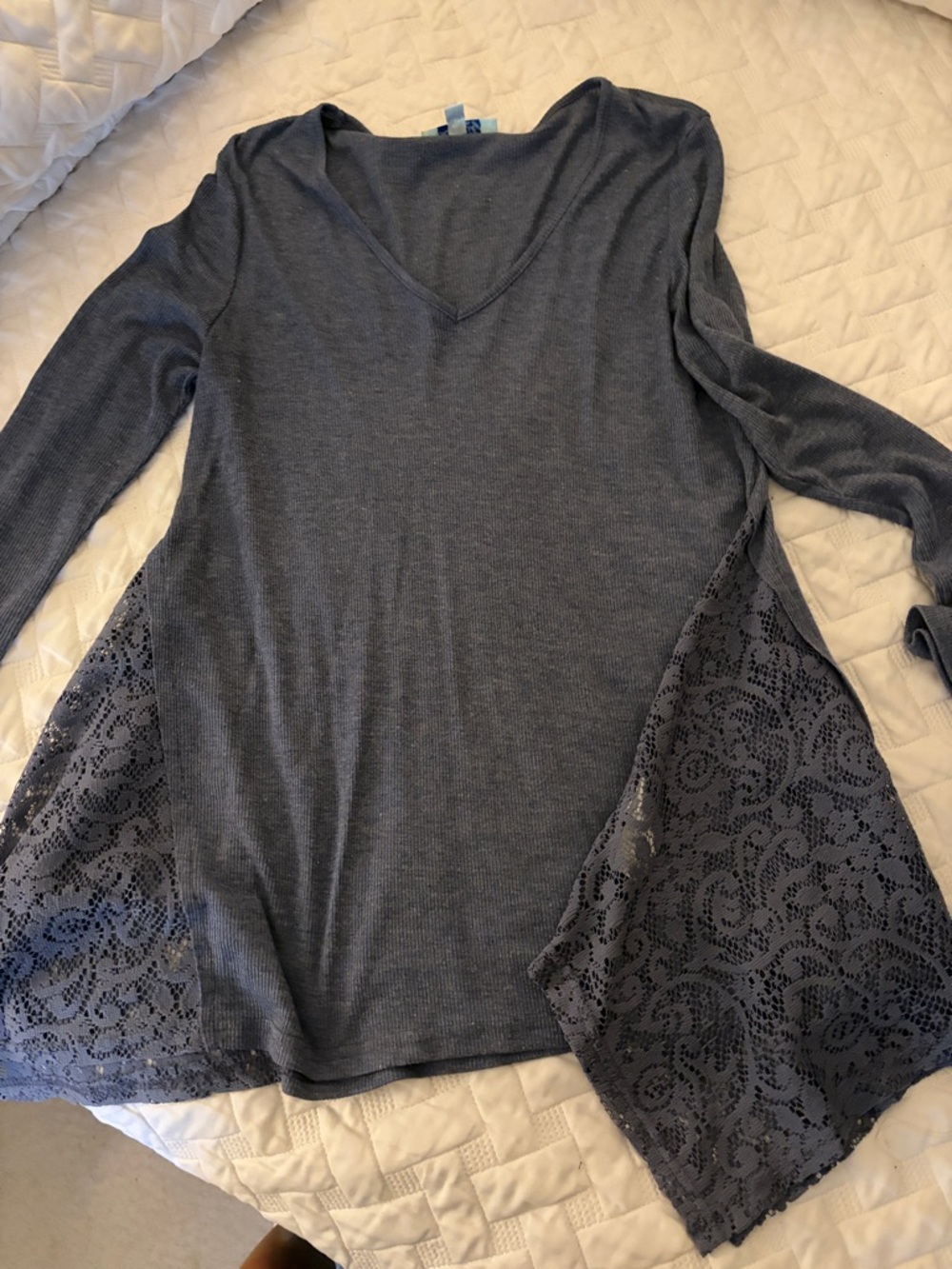 She + Sky Gray V-Neck Lace-Inset Long Sleeve Tunic